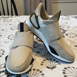 Givenchy Elastique Runner Ecru Black Elastic Slip-On Sneakers Black Accents